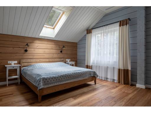 Interior - 78