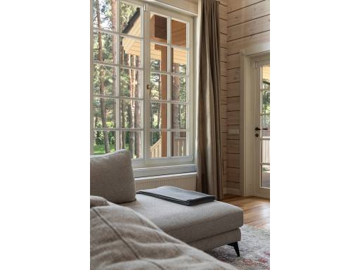 Interior - 63